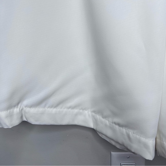 Giorgio Armani Pleated Snap-Closure Shorts Size Medium - Picture 5 of 16